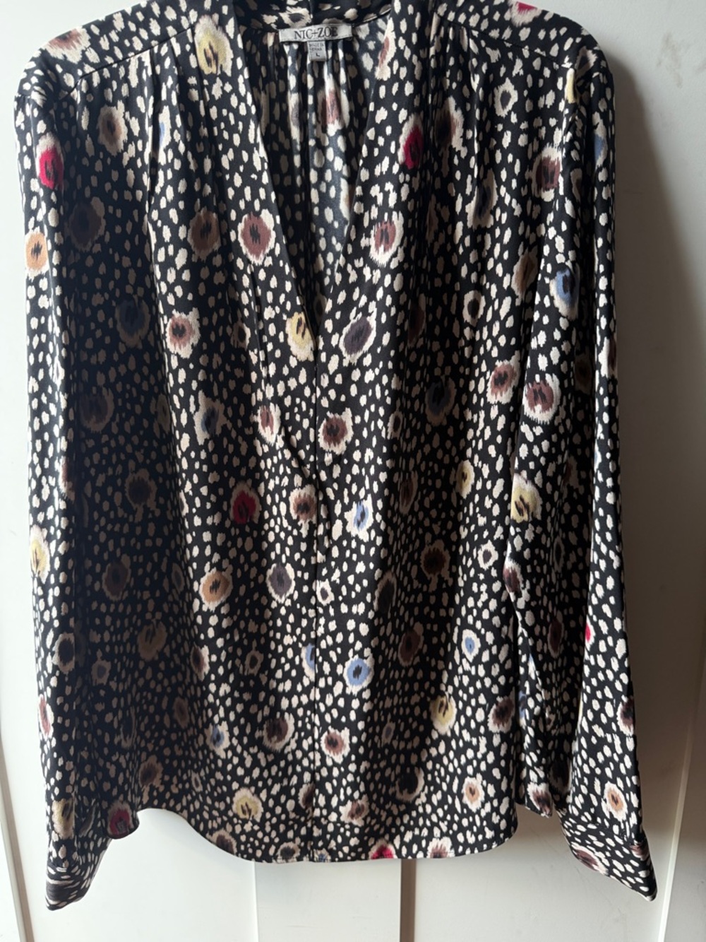 NIC+ZOE Black blouse  with Multicolor Spot Print